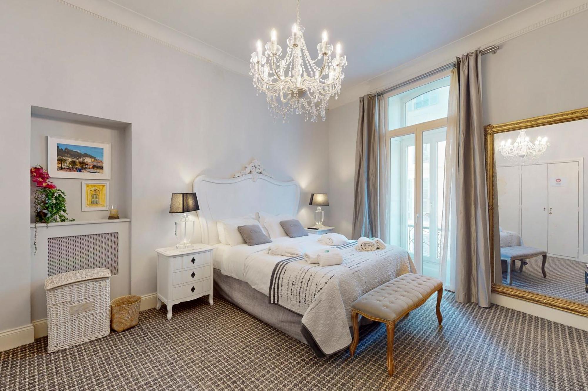 Silver Suite Five Stars Holiday House นีซ ภายนอก รูปภาพ